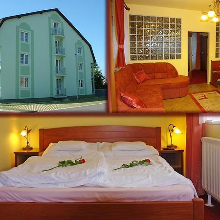 Holdlux Apartmanok Sarvar Ngoại thất bức ảnh