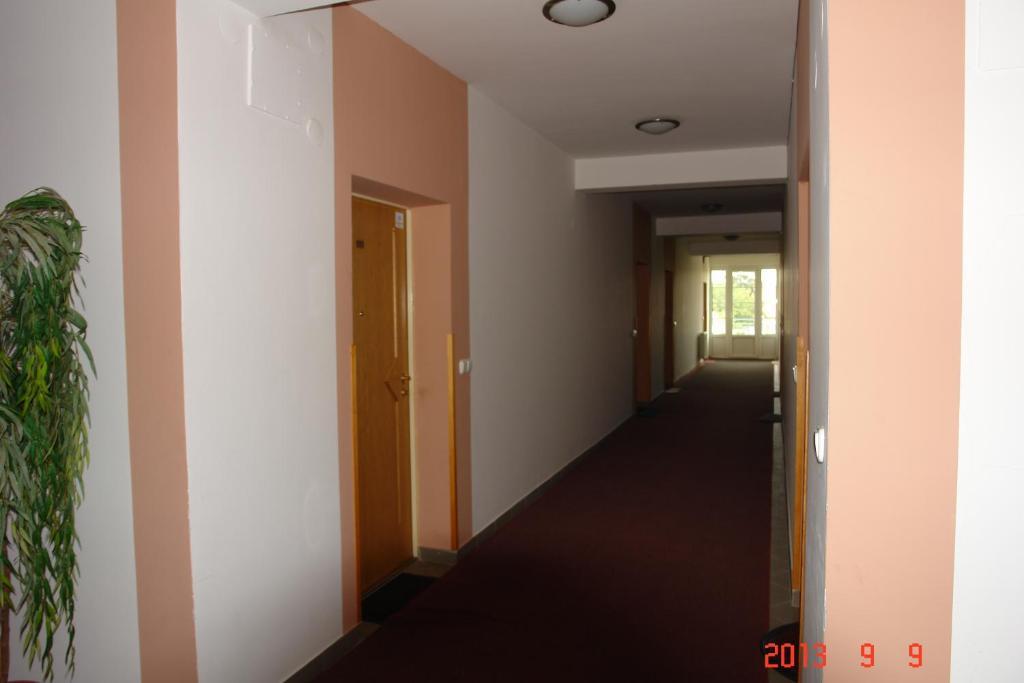 Holdlux Apartmanok Sarvar Ngoại thất bức ảnh
